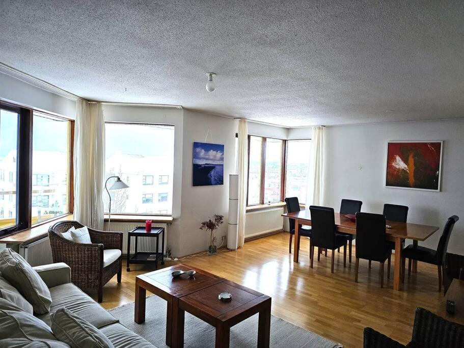 GarthabaerFamily Penthouse With Great Viewアパートメント エクステリア 写真