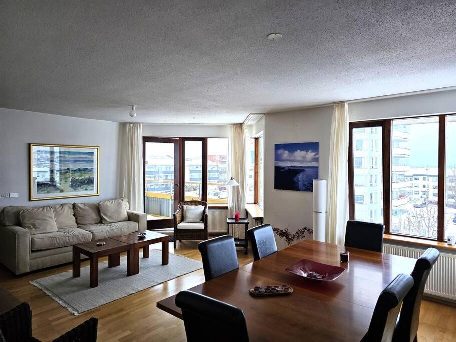 GarthabaerFamily Penthouse With Great Viewアパートメント エクステリア 写真